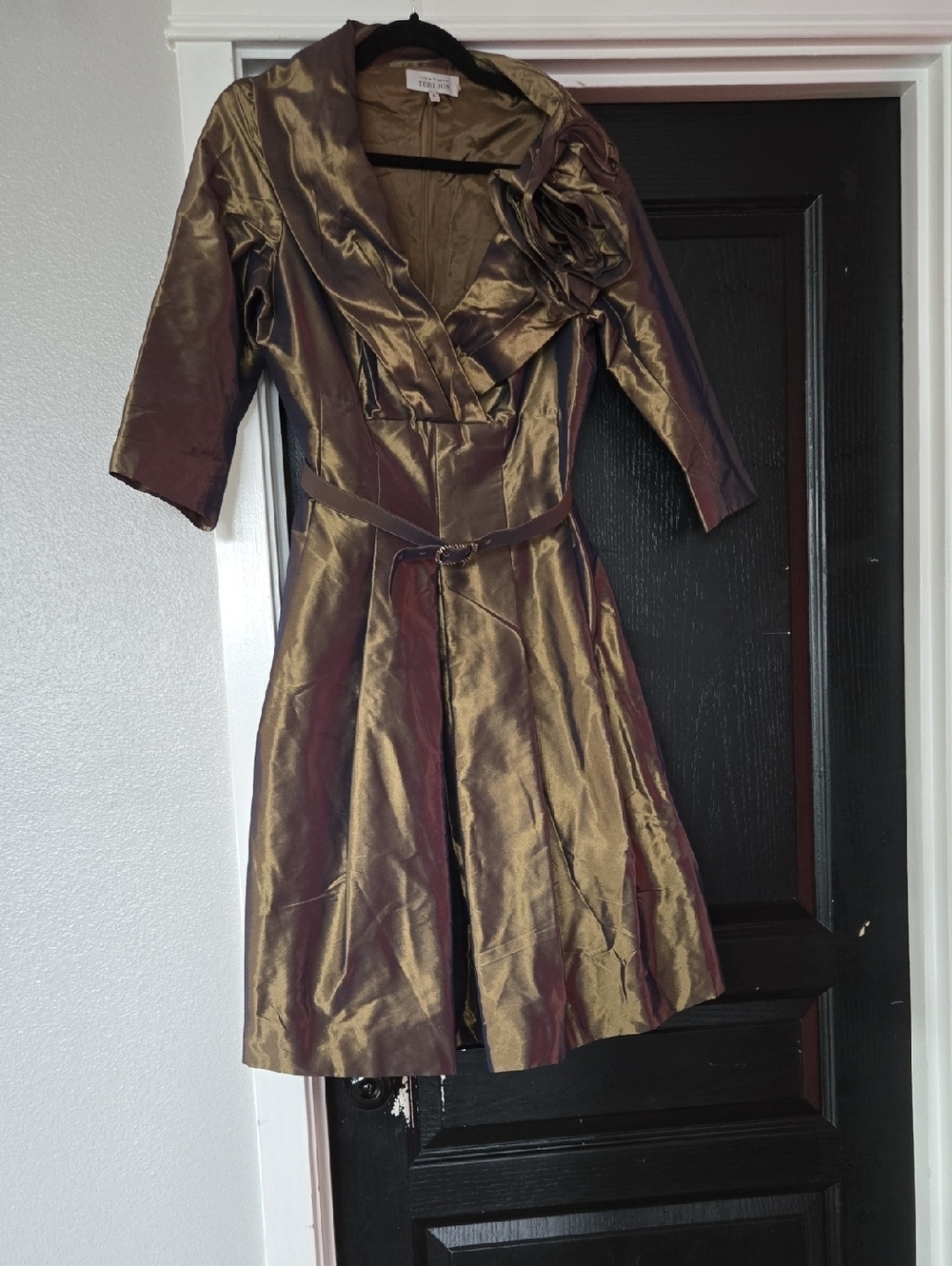 Rickie Freeman Teri Jon Iridescent Gold and Purple Fit & Flare Midi Dress Size 8